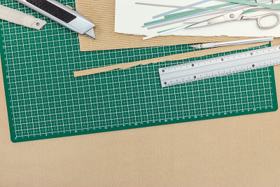 学校用品、办公文具及附件用牛皮纸切垫