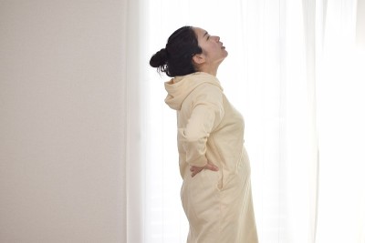 年轻孕妇背部疼痛