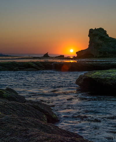 橙色的阳光和海景
