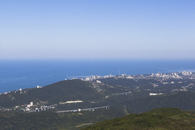 从大阿洪山上俯瞰索契