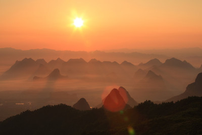 黎明时分的桂林山