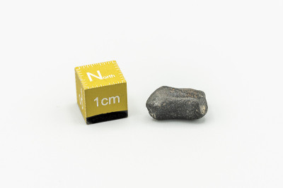 Black magnetic Tektite Meteorite called Atacamaite