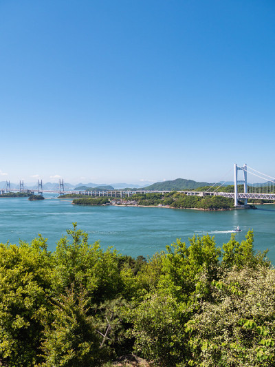 日本冈山县仓市和州山观景台上的濑户大桥。濑户大桥是连接冈山县仓市和香川县堺市的桥梁。