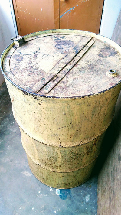 大容器