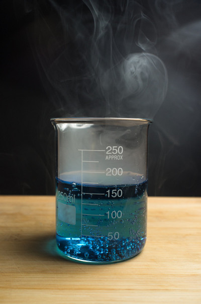 科学烧杯实验