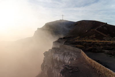 玛雅火山在阳光下的景色