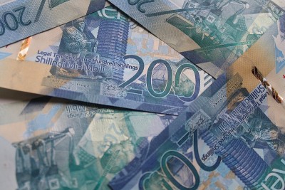 200百肯尼亚先令钞票上一堆200先令钞票，俯视。