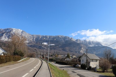 山-雪下的山- BAUGES山- SAVOIE