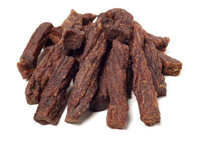 牛肉干孤立在白色背景