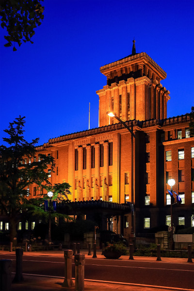 神奈川县政府大楼夜景