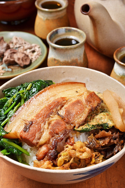 炖猪肉和米饭