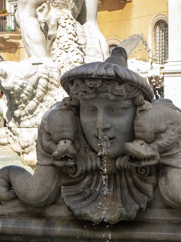 Fontana del Moro或Moro Fountain的建筑细节。罗马。意大利
