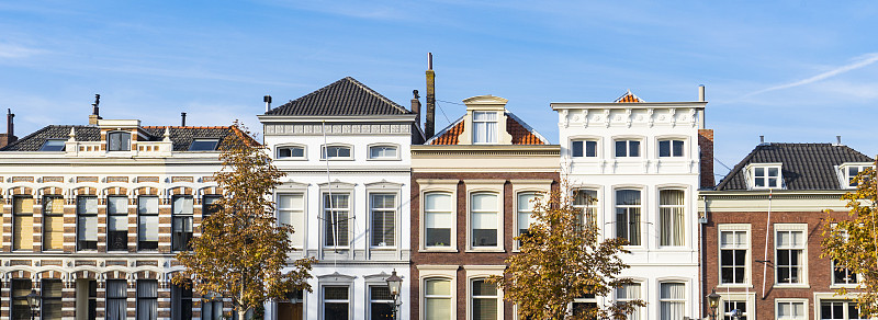 位于荷兰，Dordrecht, Wolwevershaven大街上的房子