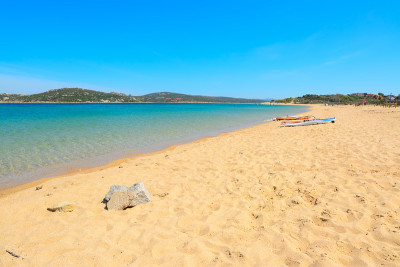 金色海岸上的帆板