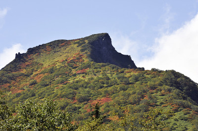 秋叶黑山。
