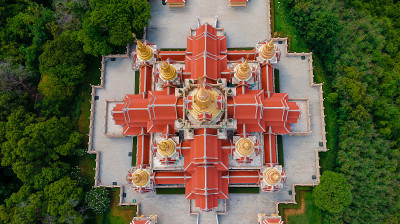 无人机鸟瞰图的顶部角度的寺庙寺庙Wat pramahathchedi Pakdeeprakad或唐赛