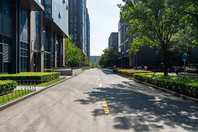 南京高速公路与城市现代建筑