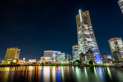 横滨的城市天际线夜景