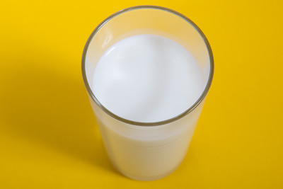 一杯鲜牛奶