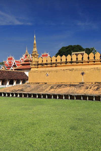 侧首平墙法那琅金塔。Vientiane-Laos。4860
