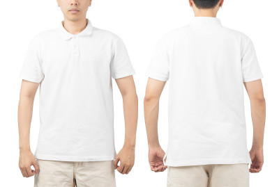 年轻人在空白Polo t恤模型正面和背面用作设计模板，孤立在白色背景与剪切路径