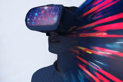 戴着vr眼镜，网络和vr的人