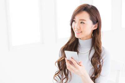 年轻迷人的亚洲女子