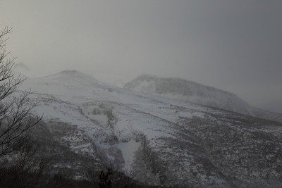 日本福岛县阿达塔拉山遭遇暴风雪(2017年12月29日)