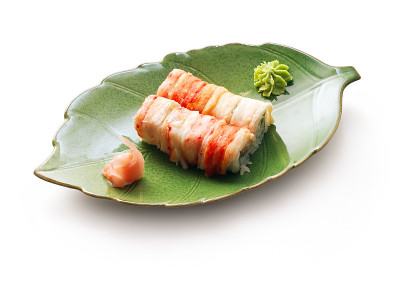 蟹肉和金枪鱼卷