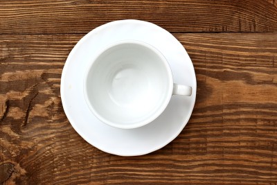 一杯热咖啡也能让最懒的人醒过来。