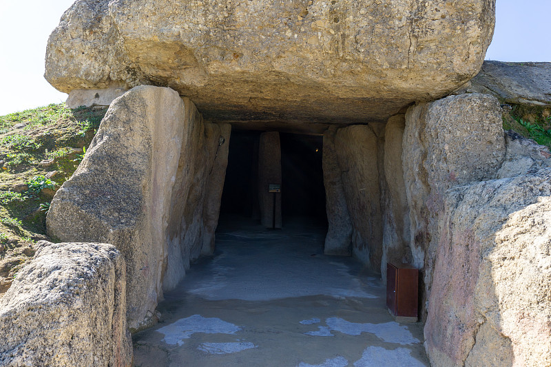 安特格拉的Dolmen de Menga入口