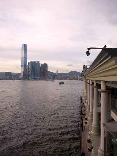 傍晚在香港渡轮码头