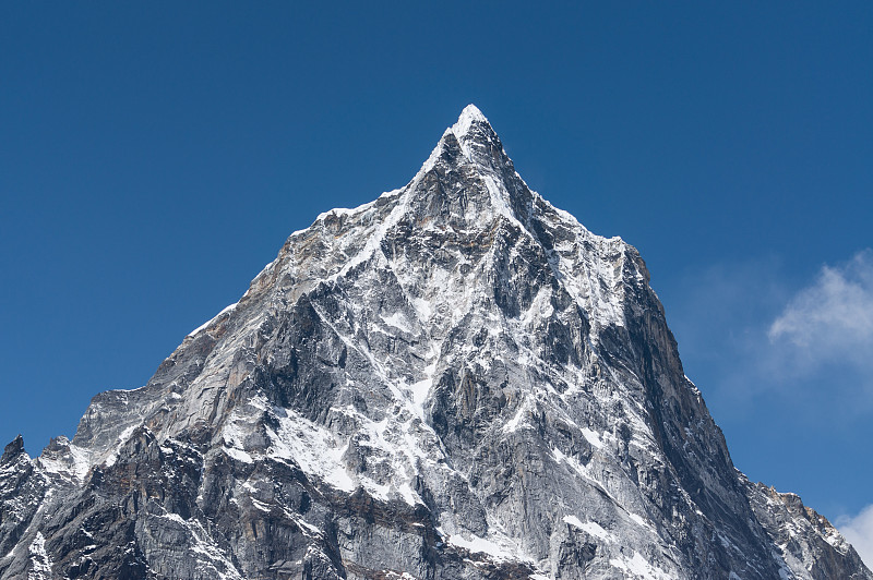 尼泊尔珠穆朗玛峰地区图克拉山口的Cholatse峰