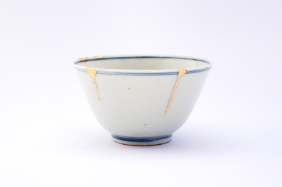 金杉碗日本古董破陶器用金修复。