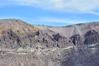 维苏威火山口的内部