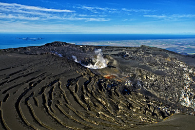 冰岛埃亚菲亚德拉火山火山口,
