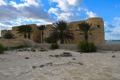 位于突尼斯地中海沿岸的中世纪堡垒Bordj El Kebir (Fort Ghazi Mustaph