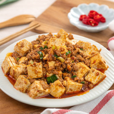 麻婆豆腐。麻辣豆腐白盘炒。
