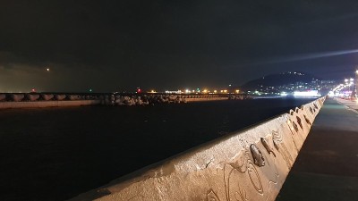 夜海边宽公园路