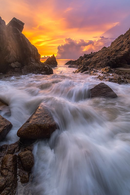 香蕉海滩普吉岛，泰国普吉岛的秘密海滩