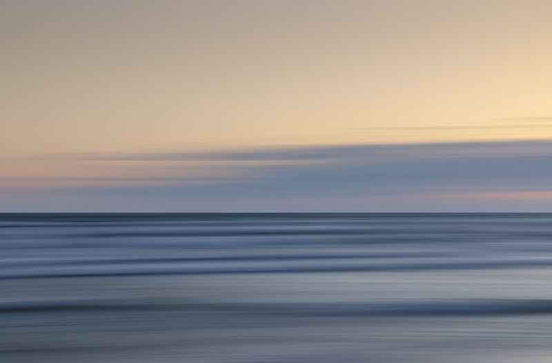 模糊的海上风景