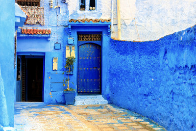 Chefchaouen，一座有着蓝色房屋的城市。一个有着狭窄、美丽、蓝色街道的城市。