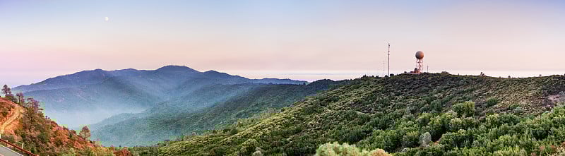 全景日落在圣克鲁斯山，加利福尼亚
