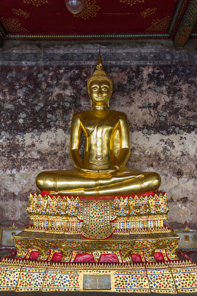 苏塔寺的金佛