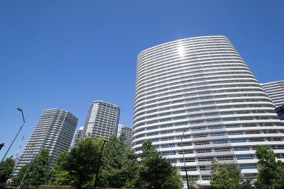 横滨港人未来的高层建筑和公寓
