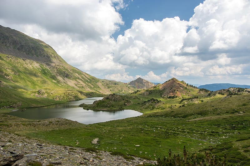 山上有小山湖