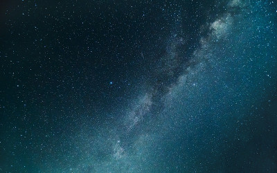 夜空中清晰的银河