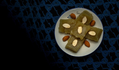 小麦哈尔瓦饰巴丹