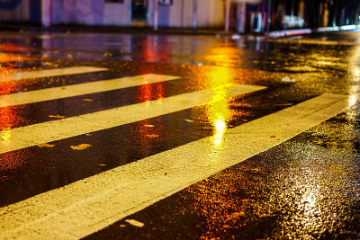 大城市的雨夜