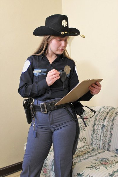 女警官